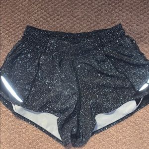 SOLD❌❌❌❌❌❌SIZE 4 HOTTY HOT SHORTS LULULEMON